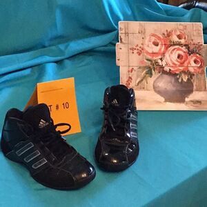 Unisex ADIDAS lightweight sneakers in size 4 1/2